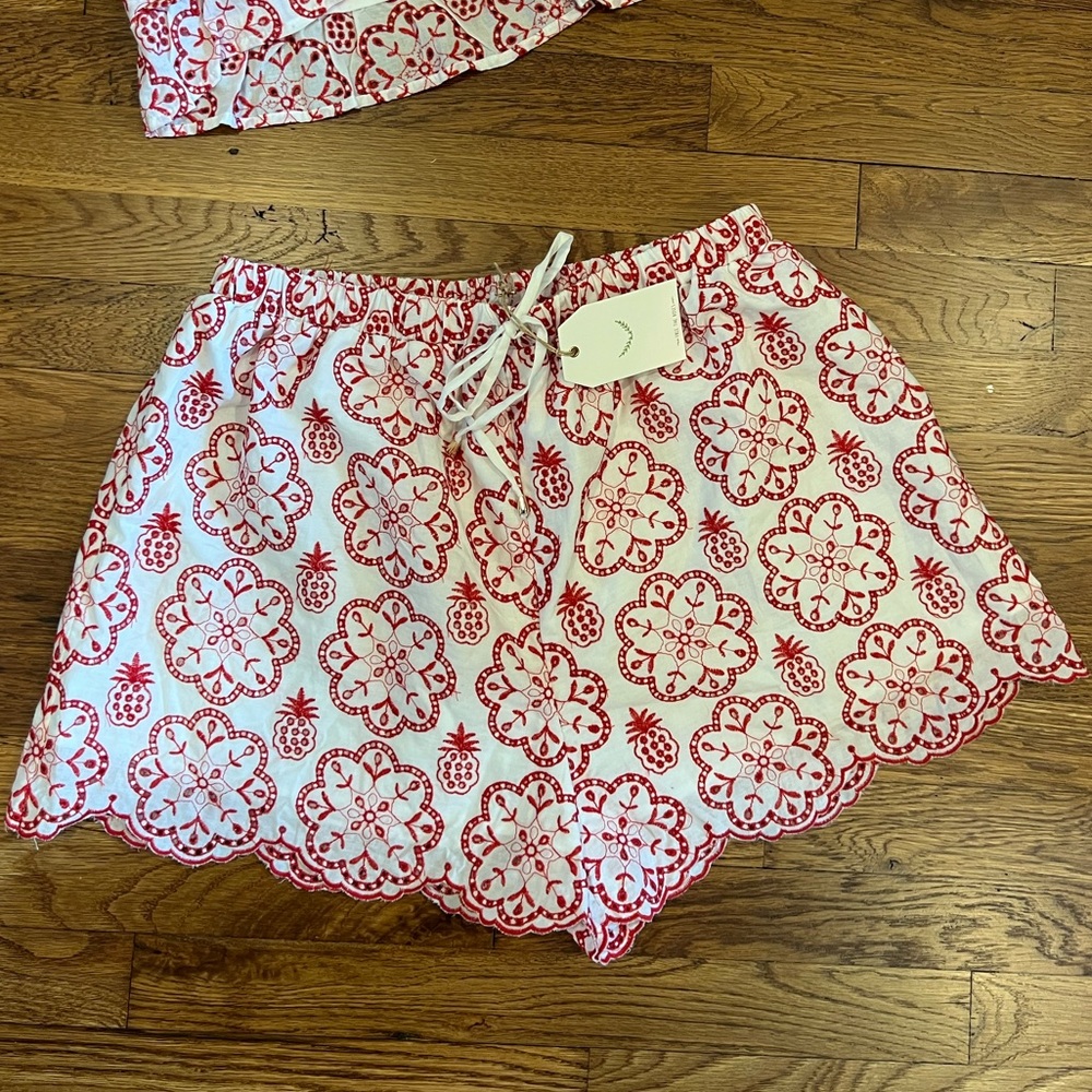 Free The Roses Red and White Embroidered Scalloped Shorts